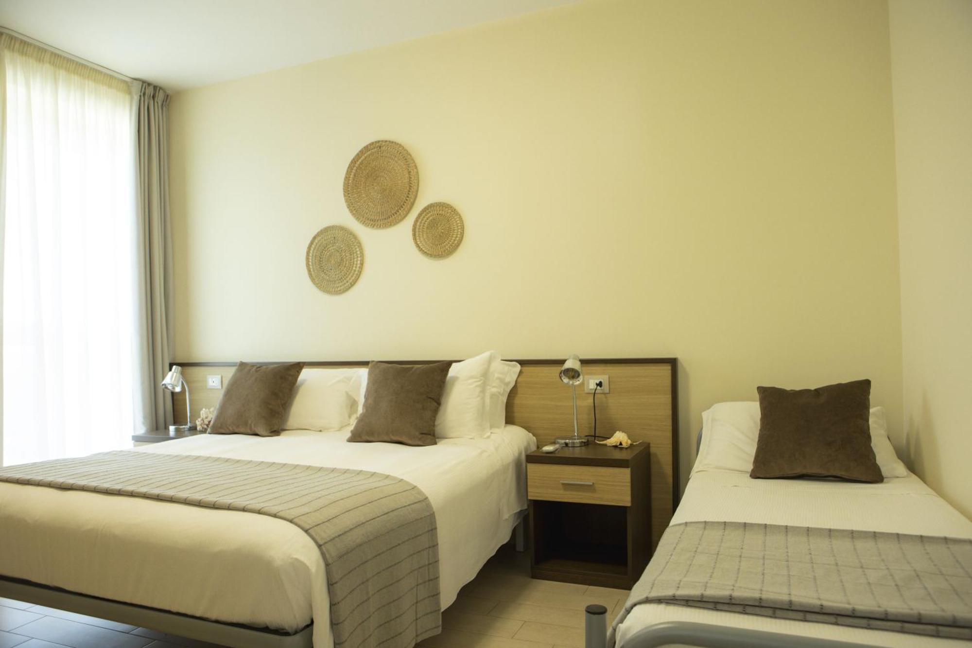Residenze Roscioli Aparthotel Roseto Degli Abruzzi Exterior photo