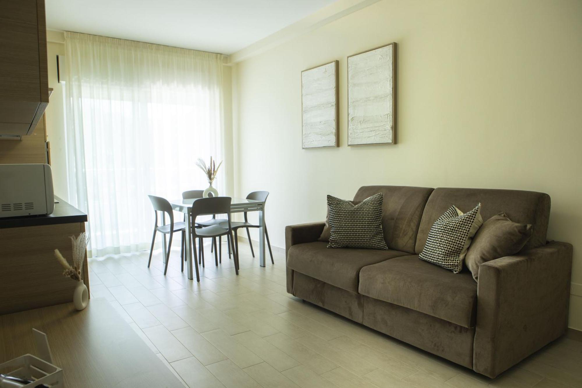 Residenze Roscioli Aparthotel Roseto Degli Abruzzi Exterior photo